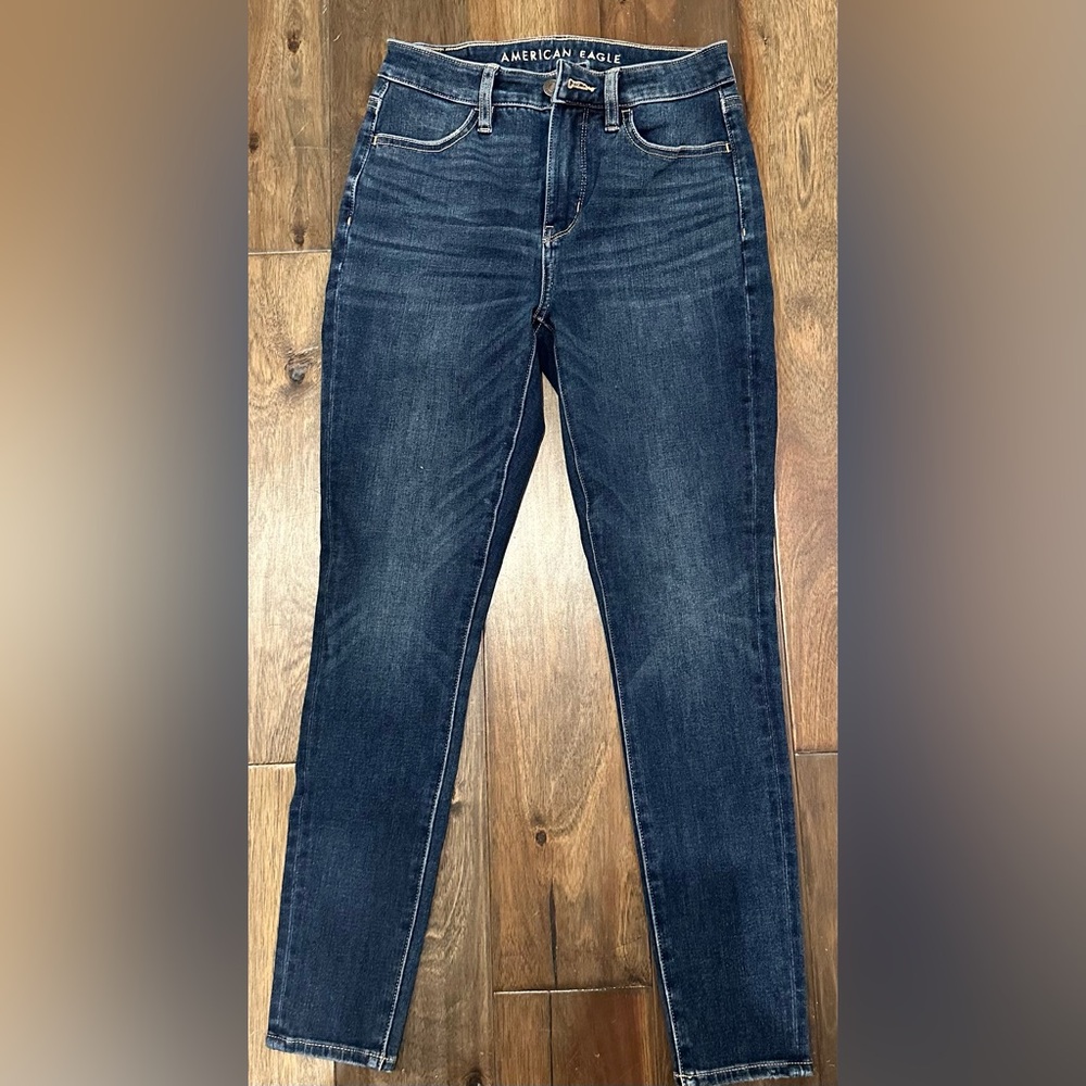 American Eagle, Size 2S (S is for short), Super Hi-Rise Jegging, great condition